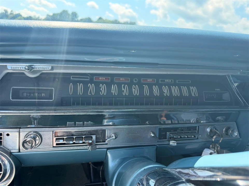 1962 Oldsmobile Starfire - Image 30 of 31