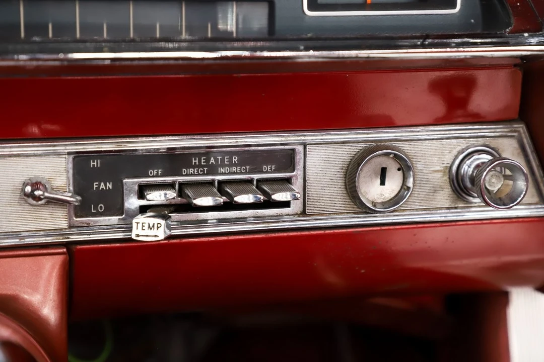 1962 Oldsmobile Starfire - Image 20 of 21