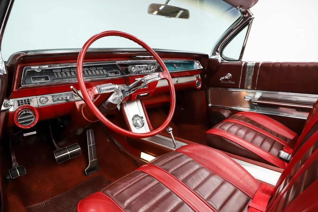 1962 Oldsmobile Starfire - Image 2 of 31