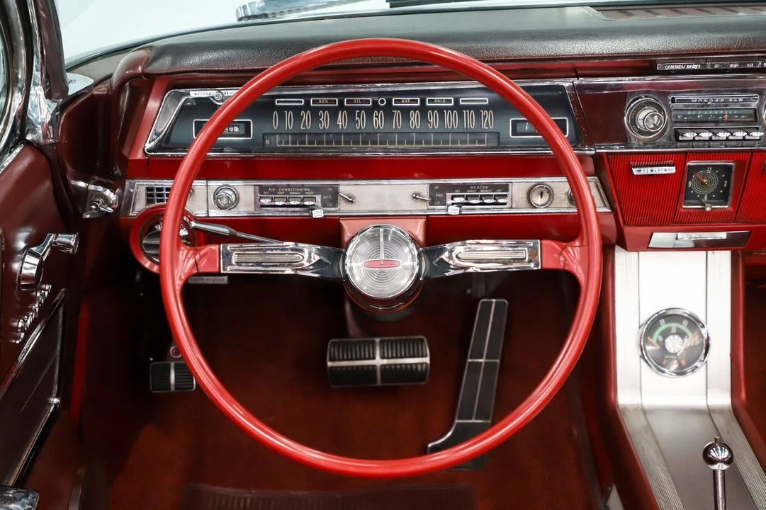 1962 Oldsmobile Starfire - Image 16 of 31