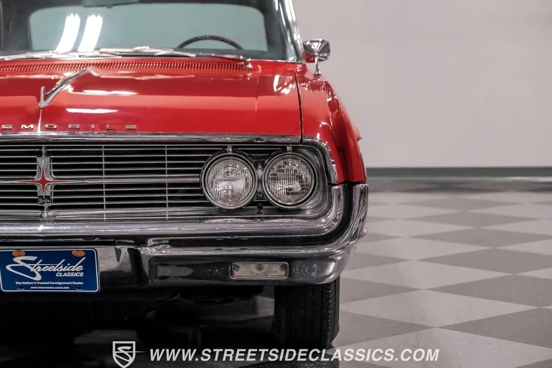 1962 Oldsmobile Starfire - Image 18 of 21
