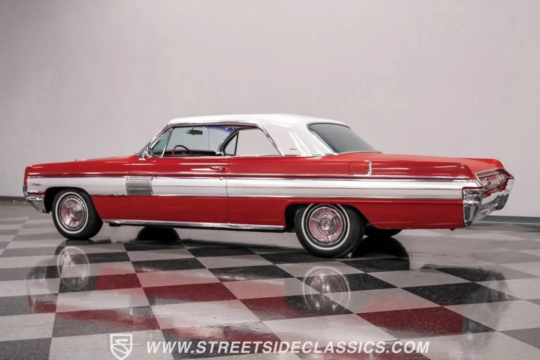 1962 Oldsmobile Starfire - Image 7 of 12