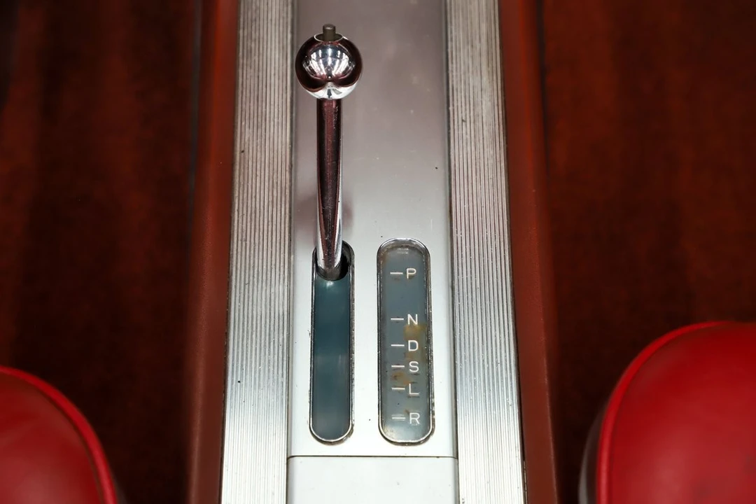 1962 Oldsmobile Starfire - Image 4 of 21