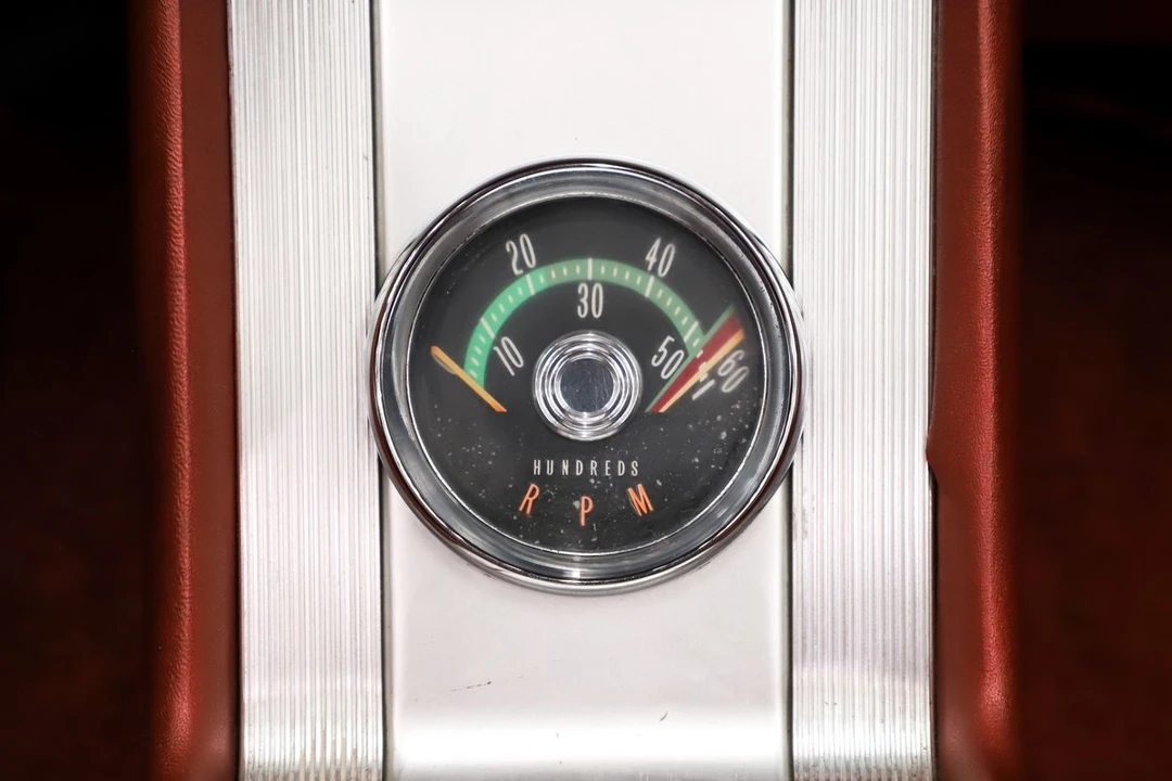 1962 Oldsmobile Starfire - Image 28 of 31