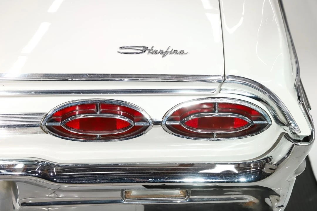 1962 Oldsmobile Starfire - Image 18 of 31