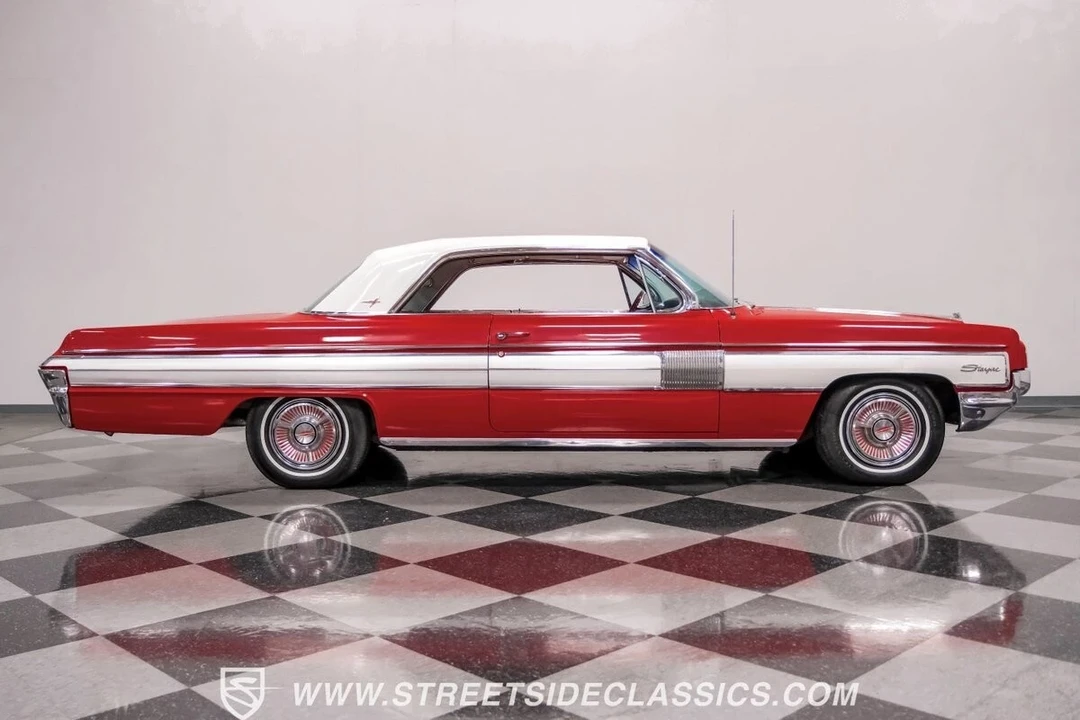 1962 Oldsmobile Starfire - Image 11 of 12