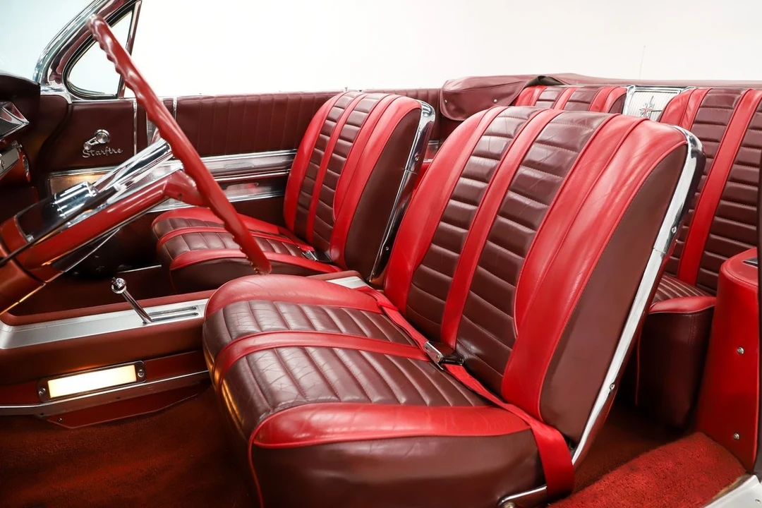 1962 Oldsmobile Starfire - Image 12 of 31