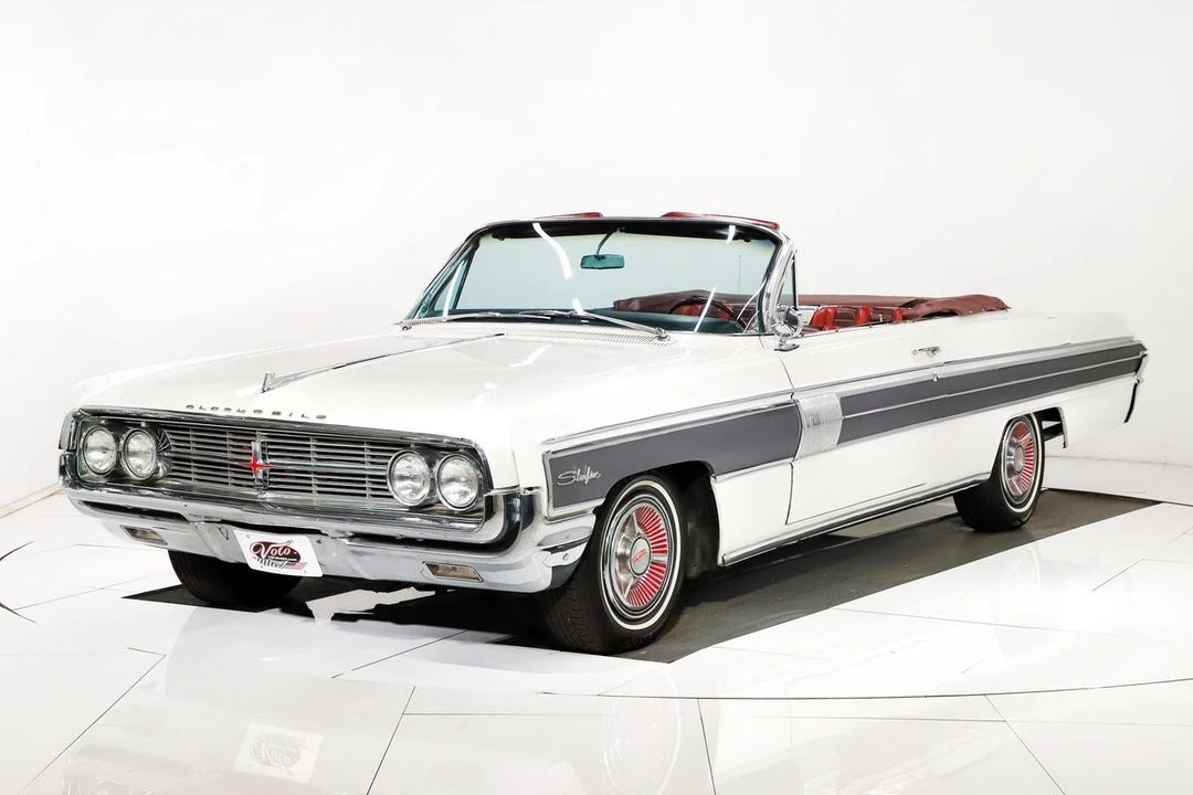 1962 Oldsmobile Starfire - Image 21 of 31