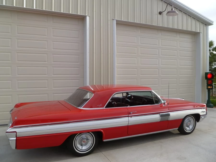1962 Oldsmobile Starfire - Image 8 of 9