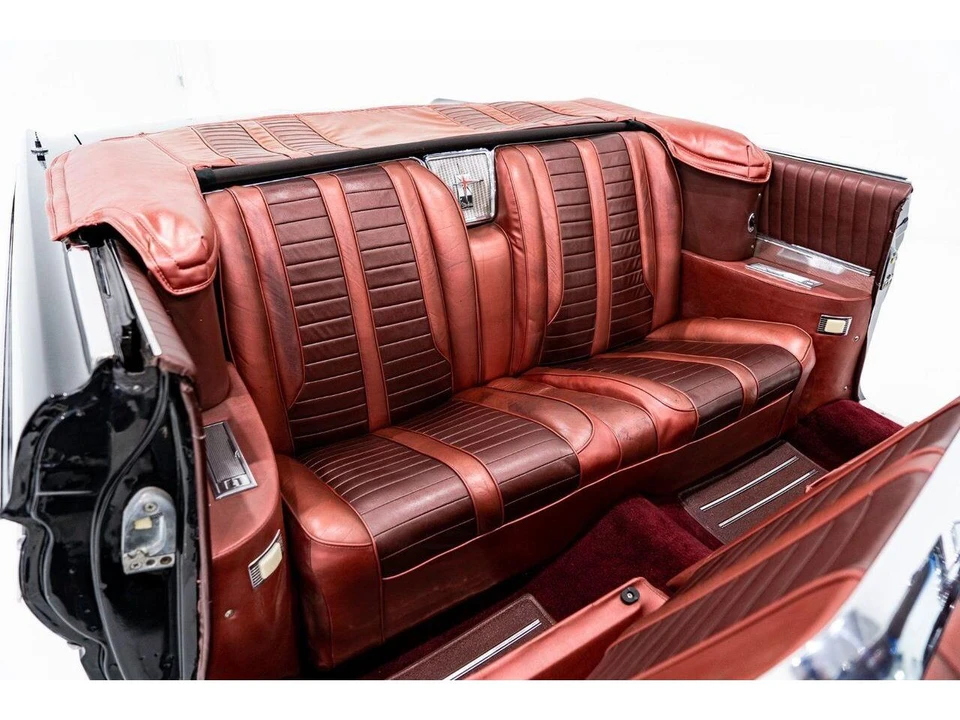 1962 Oldsmobile Starfire - Image 9 of 31