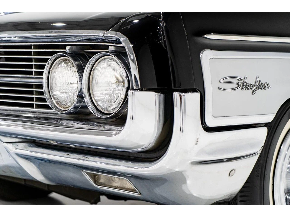 1962 Oldsmobile Starfire - Image 2 of 31