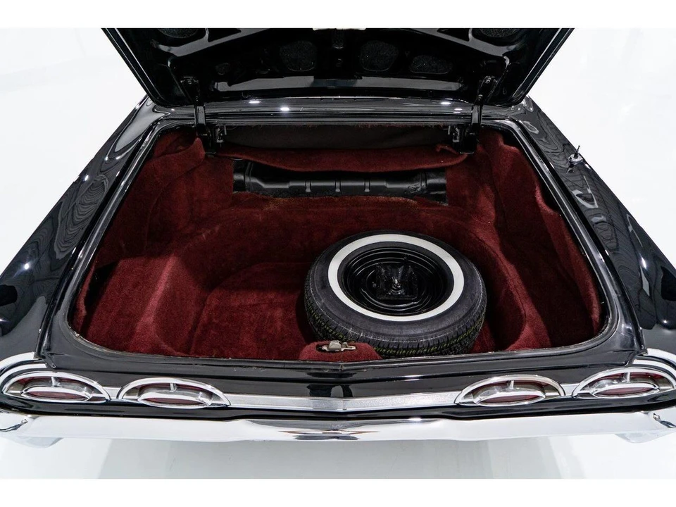 1962 Oldsmobile Starfire - Image 22 of 31