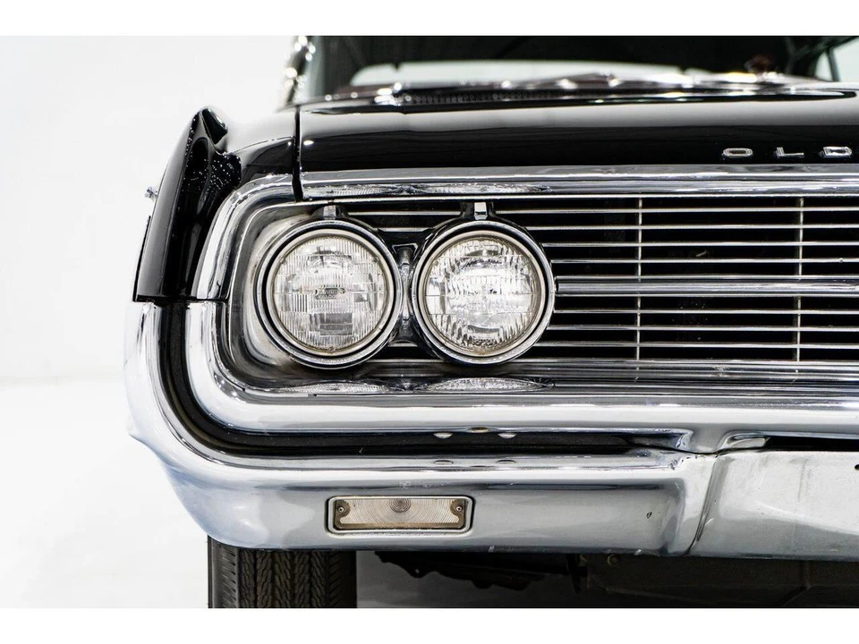 1962 Oldsmobile Starfire - Image 3 of 31