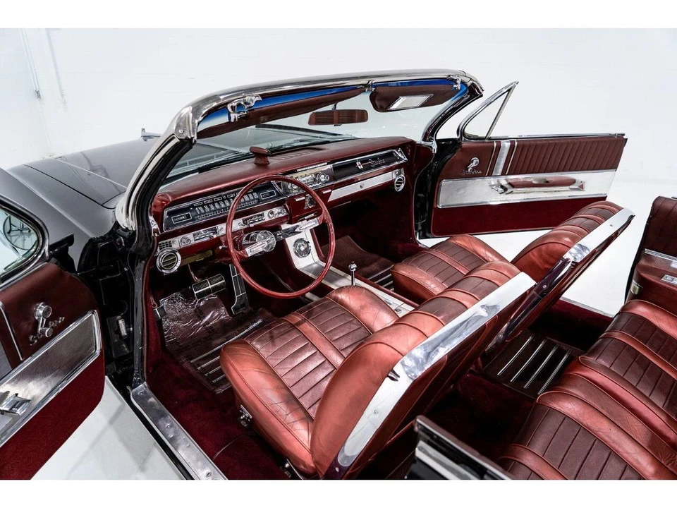 1962 Oldsmobile Starfire - Image 11 of 31
