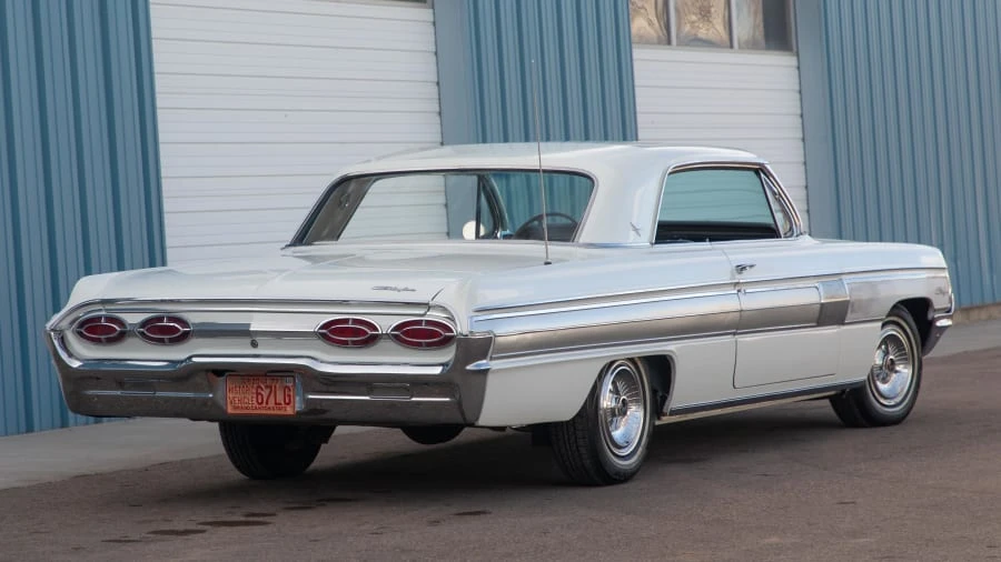 1962 Oldsmobile Starfire - Image 3 of 12