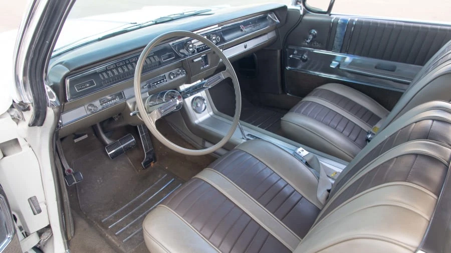 1962 Oldsmobile Starfire - Image 4 of 12
