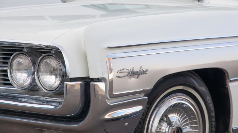 1962 Oldsmobile Starfire - Image 9 of 12