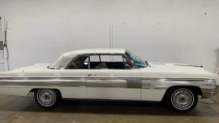 1962 Oldsmobile Starfire - Image 2 of 7