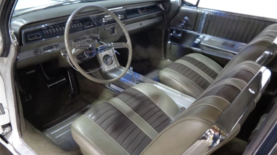 1962 Oldsmobile Starfire - Image 3 of 7