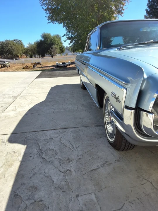 1962 Oldsmobile Starfire - Image 10 of 17
