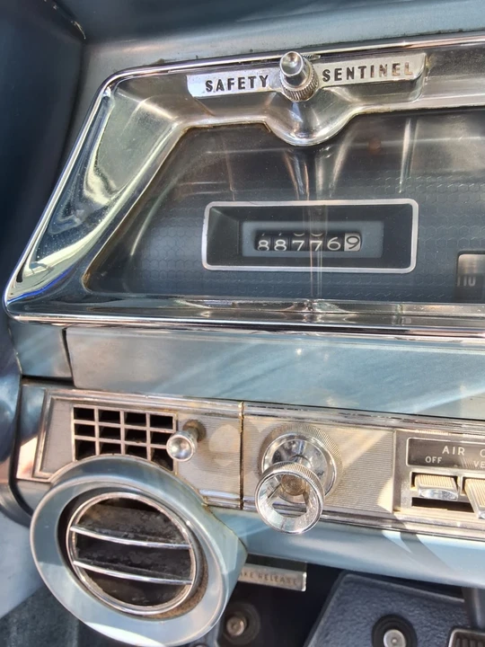 1962 Oldsmobile Starfire - Image 7 of 17