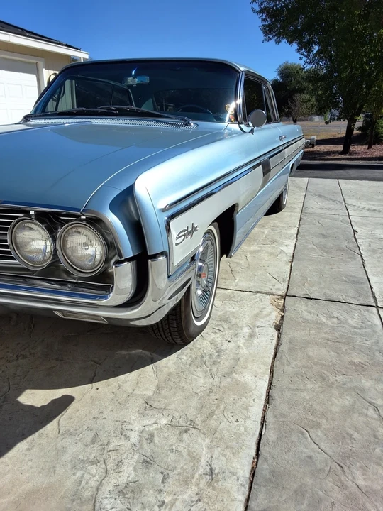 1962 Oldsmobile Starfire - Image 11 of 17