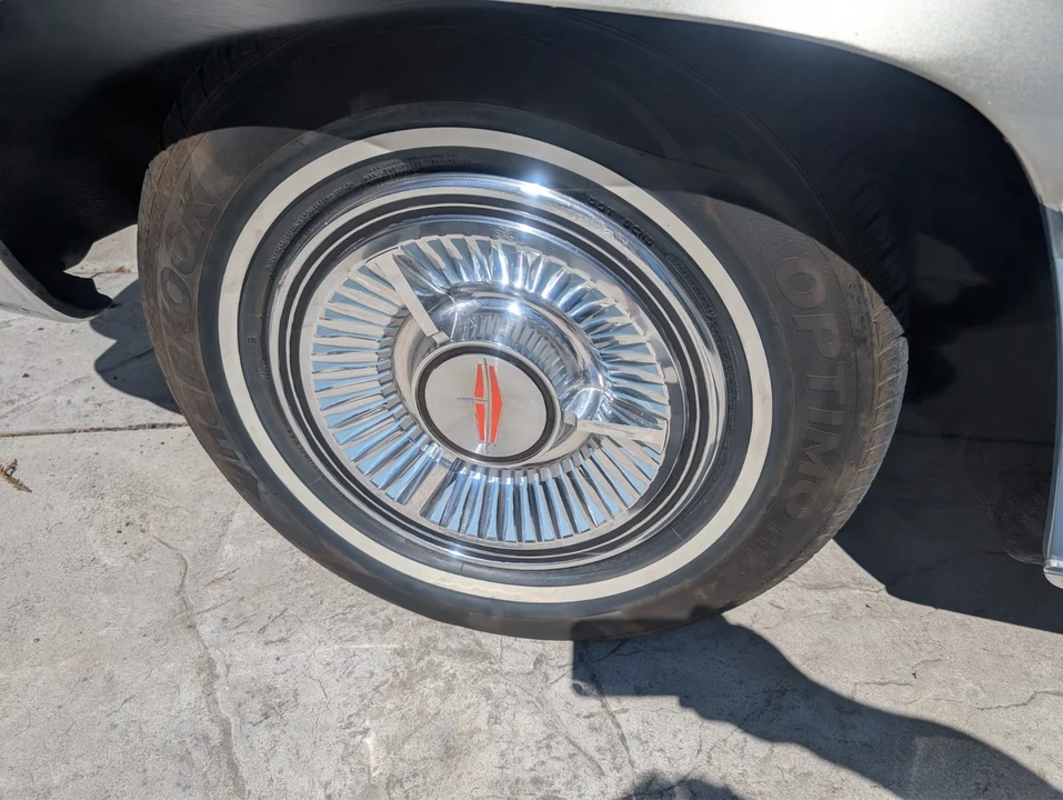 1962 Oldsmobile Starfire - Image 5 of 17