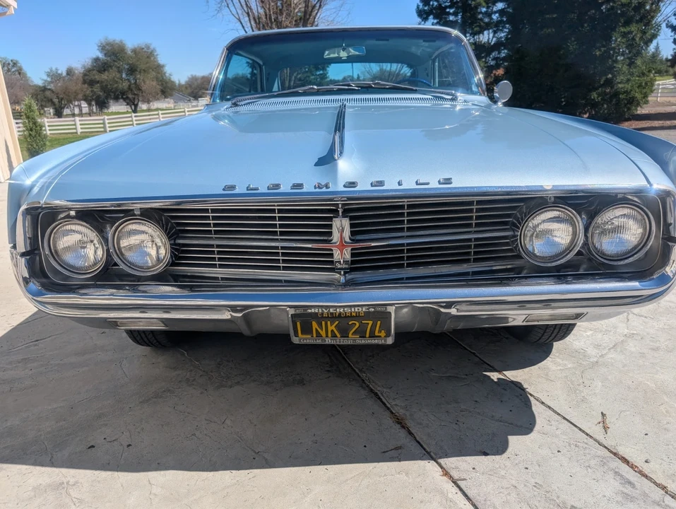 1962 Oldsmobile Starfire - Image 4 of 17