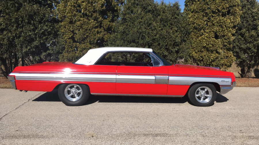 1962 Oldsmobile Starfire - Image 2 of 2