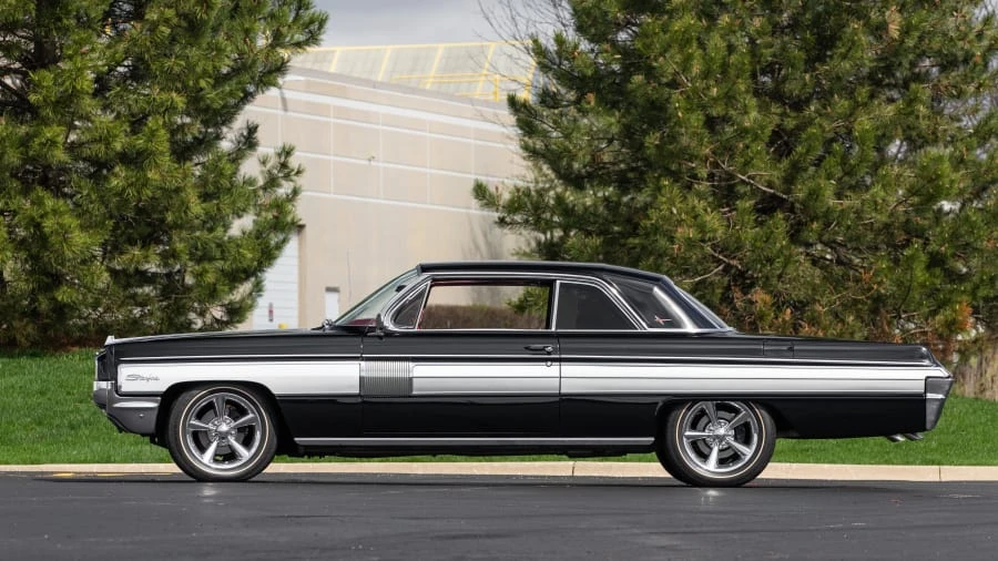 1962 Oldsmobile Starfire - Image 2 of 20