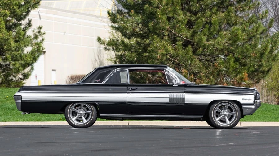 1962 Oldsmobile Starfire - Image 8 of 20