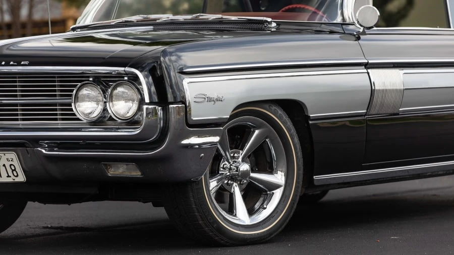 1962 Oldsmobile Starfire - Image 10 of 20