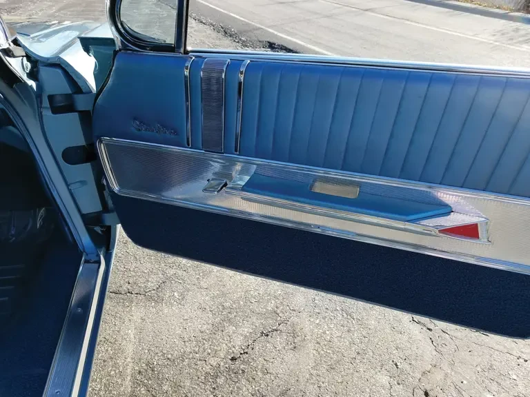 1962 Oldsmobile Starfire - Image 11 of 15