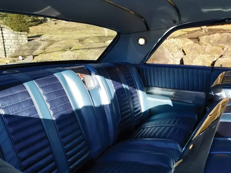 1962 Oldsmobile Starfire - Image 10 of 15