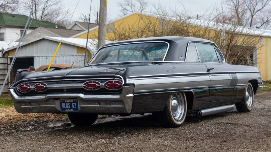 1962 Oldsmobile Starfire - Image 3 of 10