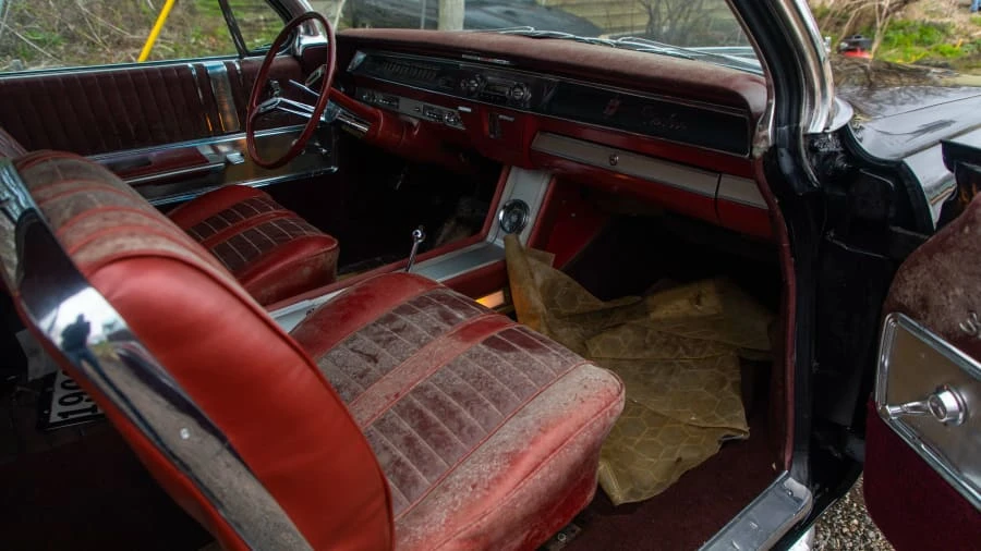 1962 Oldsmobile Starfire - Image 5 of 10