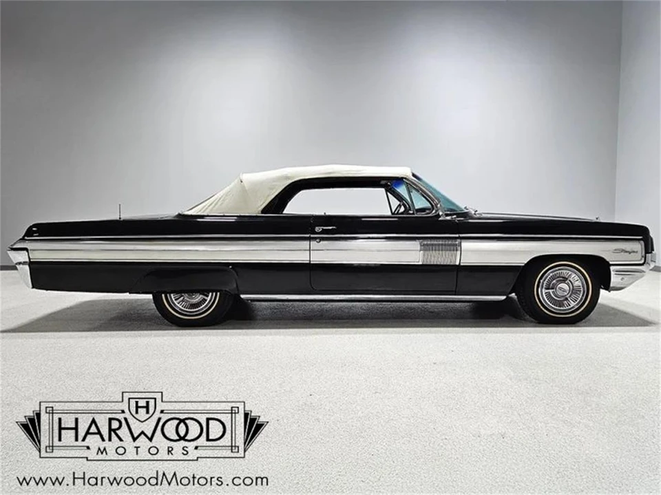 1962 Oldsmobile Starfire - Image 12 of 31
