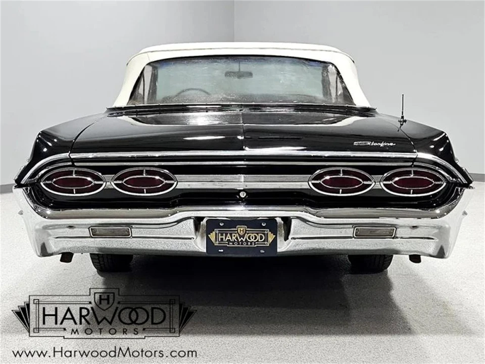 1962 Oldsmobile Starfire - Image 8 of 31