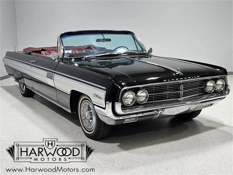 1962 Oldsmobile Starfire - Image 13 of 31