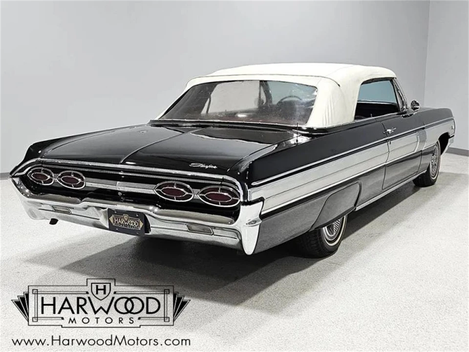 1962 Oldsmobile Starfire - Image 10 of 31