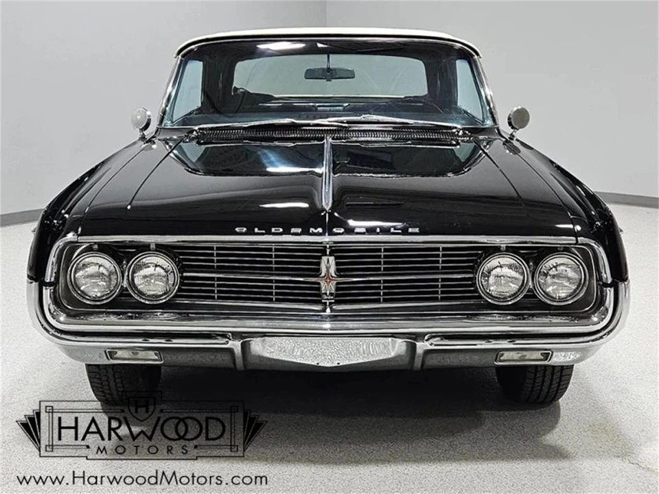 1962 Oldsmobile Starfire - Image 15 of 31