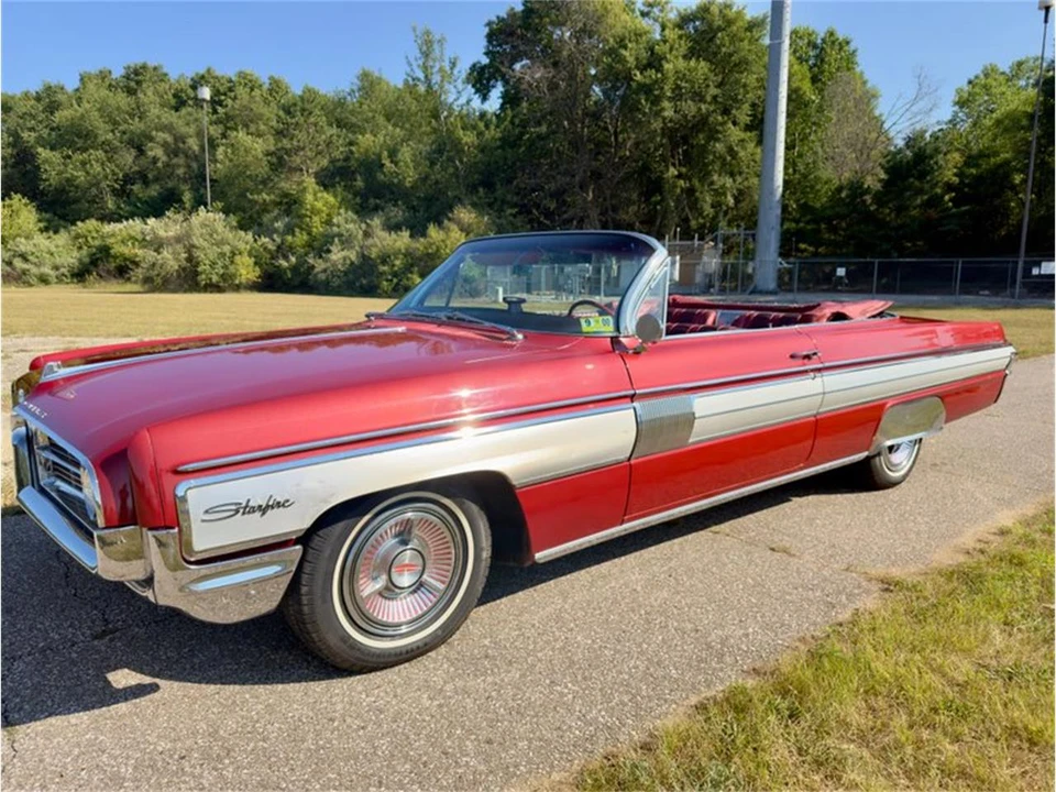 1962 Oldsmobile Starfire - Image 23 of 31