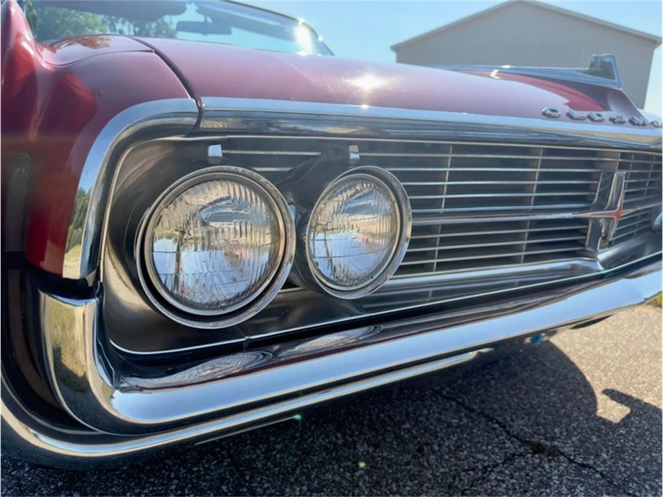 1962 Oldsmobile Starfire - Image 11 of 31