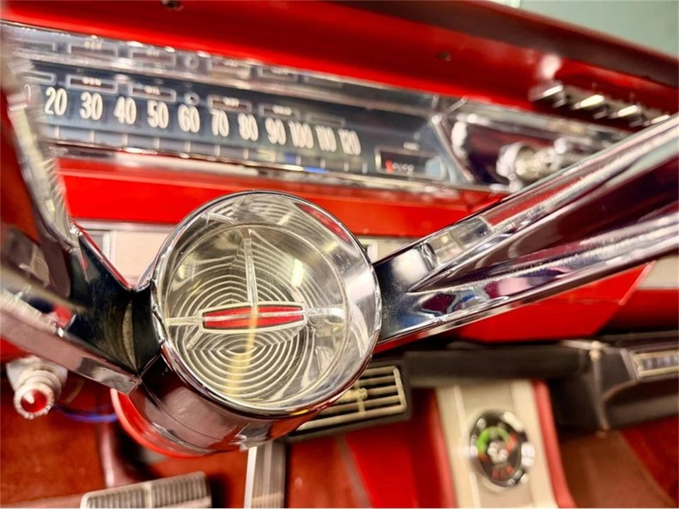 1962 Oldsmobile Starfire - Image 27 of 31