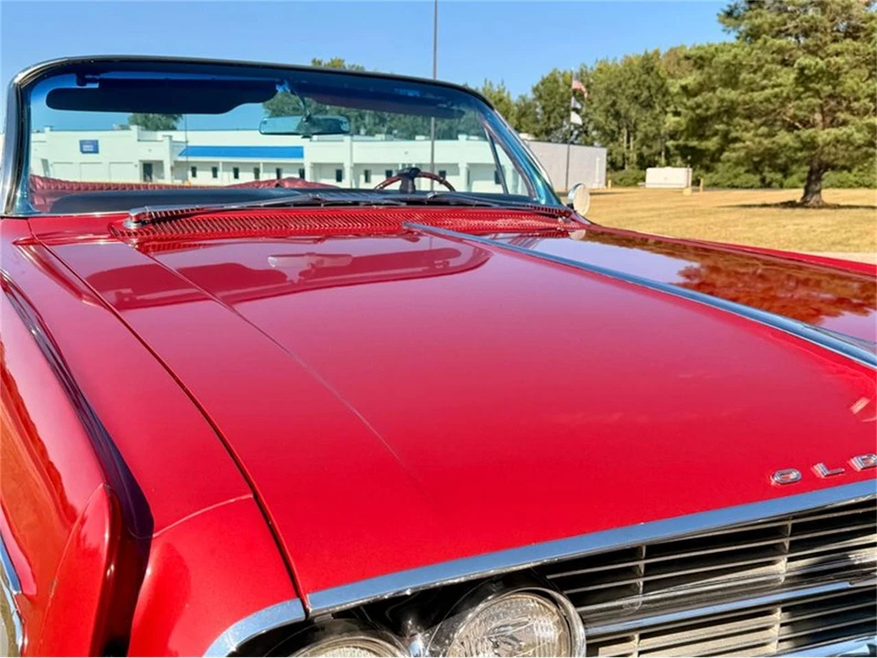 1962 Oldsmobile Starfire - Image 4 of 31