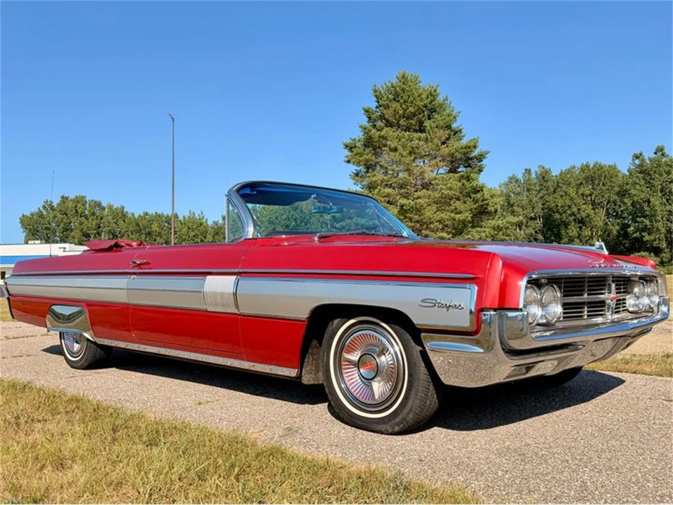 1962 Oldsmobile Starfire - Image 2 of 31
