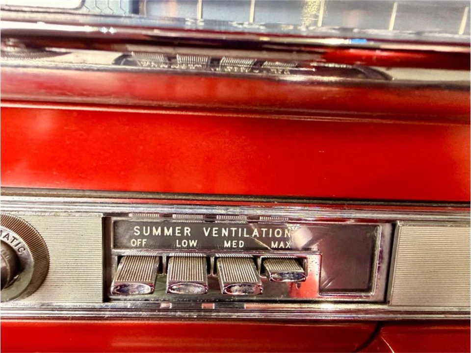 1962 Oldsmobile Starfire - Image 28 of 31