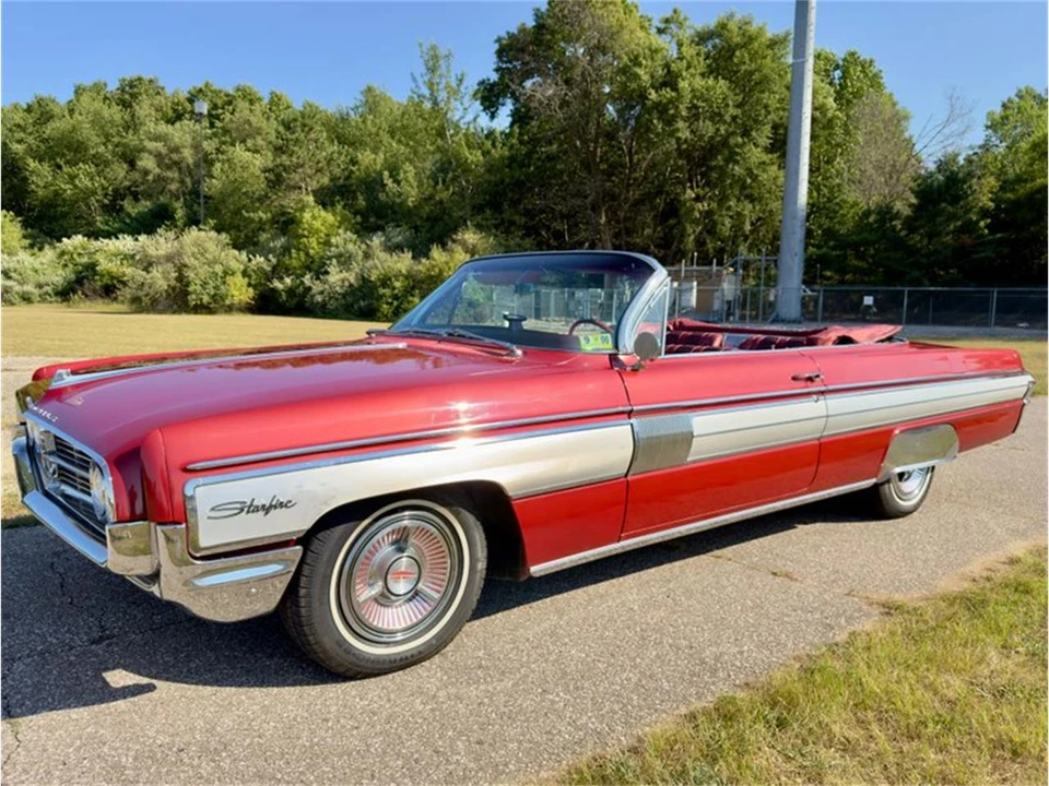 1962 Oldsmobile Starfire - Image 10 of 31