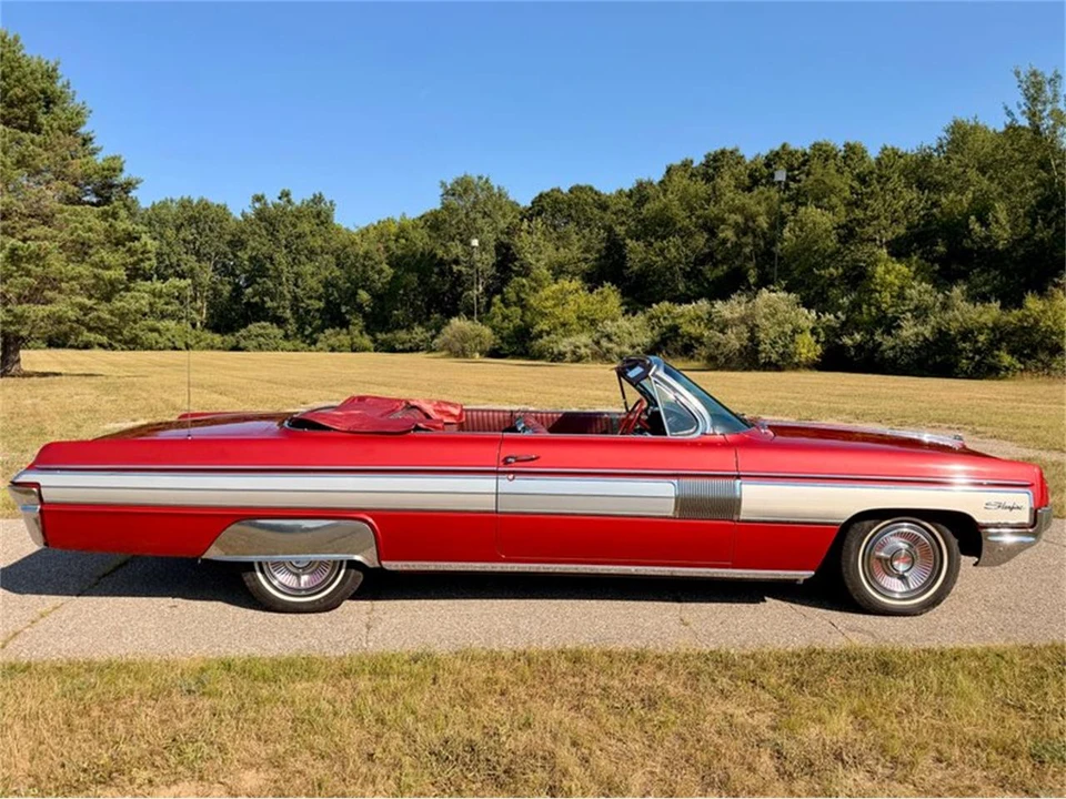 1962 Oldsmobile Starfire - Image 8 of 31