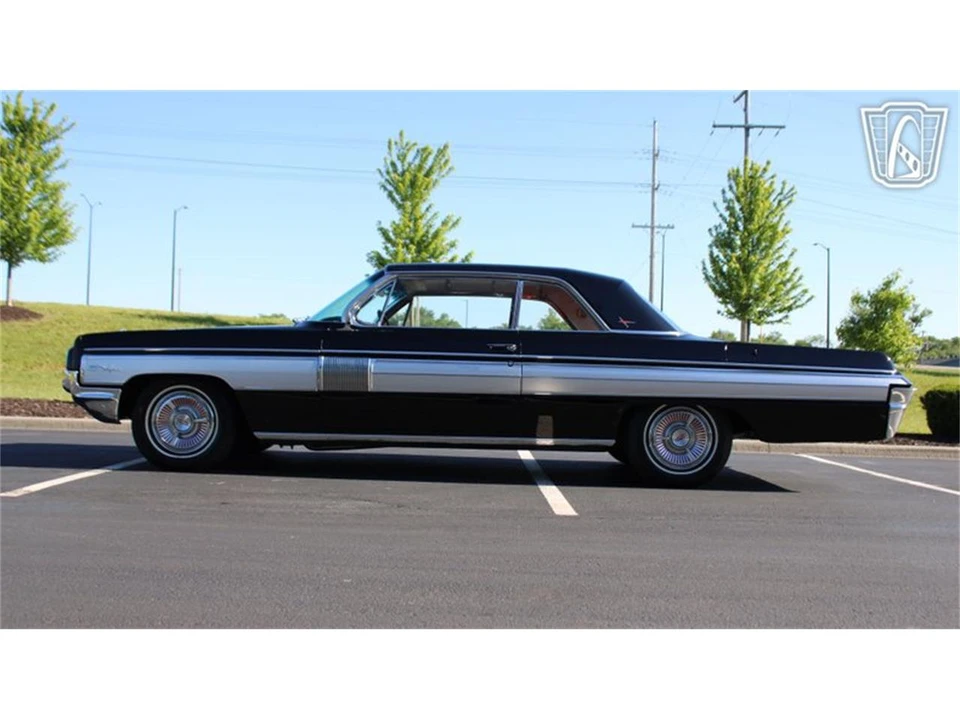 1962 Oldsmobile Starfire - Image 7 of 31